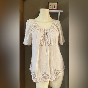 BANANA REPUBLIC Beige Short Sleeve Linen Blend Embroidered Women’s size Small